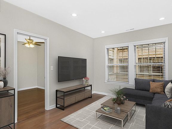 3rd image of 1362 W Greenleaf Ave APT 1A