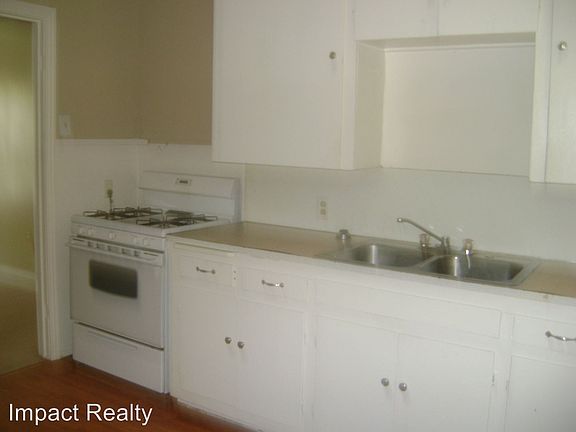 4th image of 1426 Ballinger St