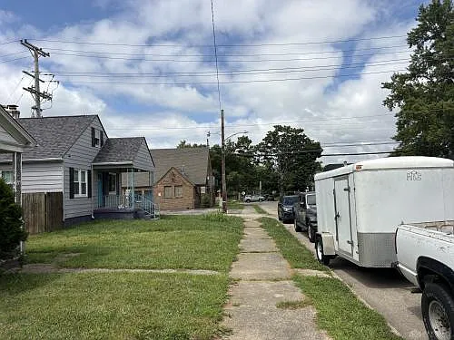 1620 Gondert Ave — Photo 3