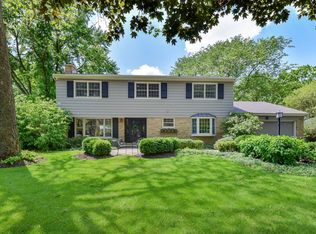 1116 Dunstan Rd, Geneva, IL 60134