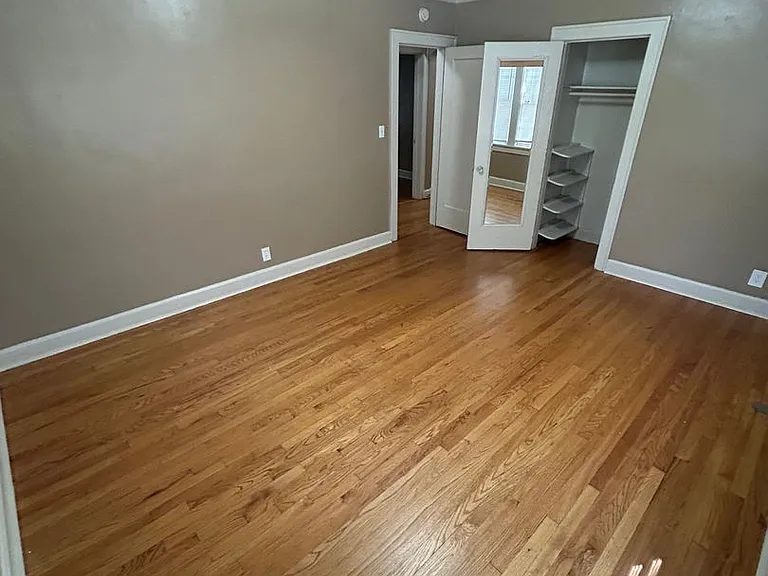 5446 Charlotte St — Photo 23