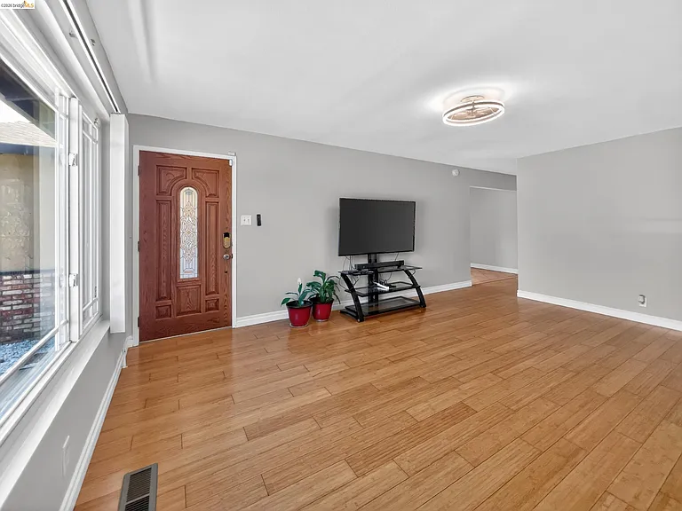2928 Rio Grande Dr — Photo 5