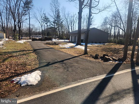 5th image of 325 N Shady Retreat Rd