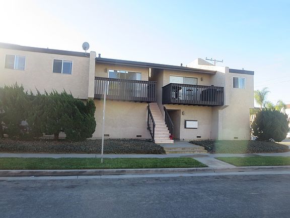 3rd image of 16862 Hoskins Ln APT 2