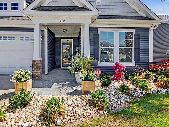2nd image of 812 Hackberry Way