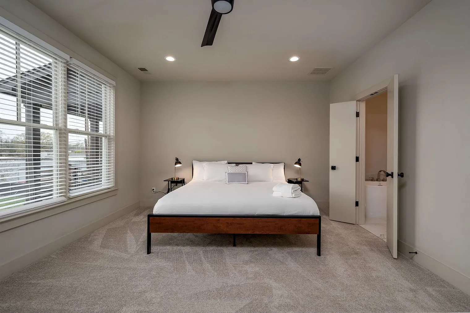 3 bed, 2.0 bath, $3,361 — Photo 3