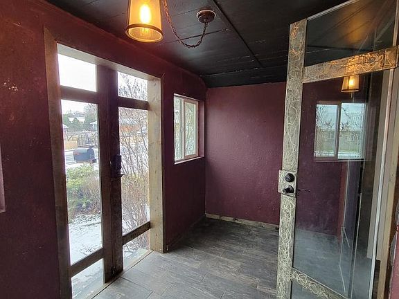 4th image of 770 NE Holly St