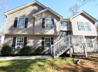 5614 Hawthorn Dr, Gillsville, GA 30543