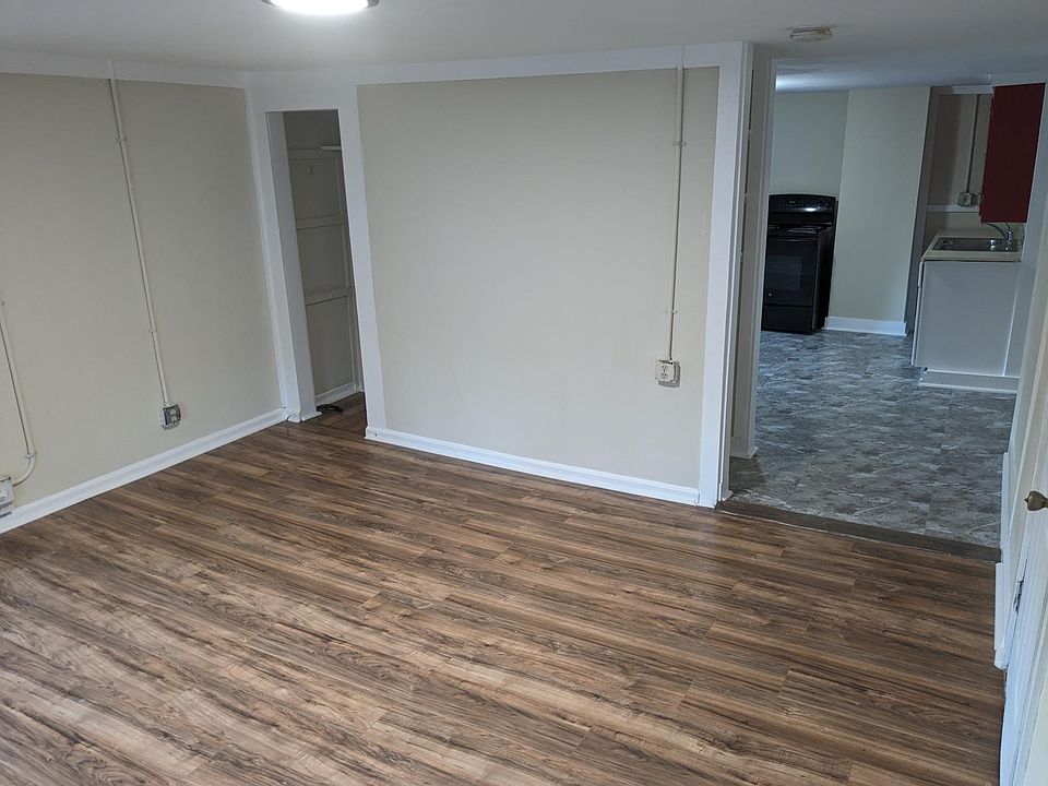 Living room/Bedroom/closet