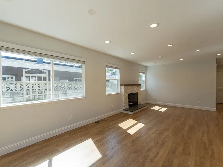 1313 Lawton Ave #A — Photo 8