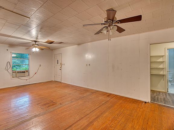 2nd image of 607 W Martin St