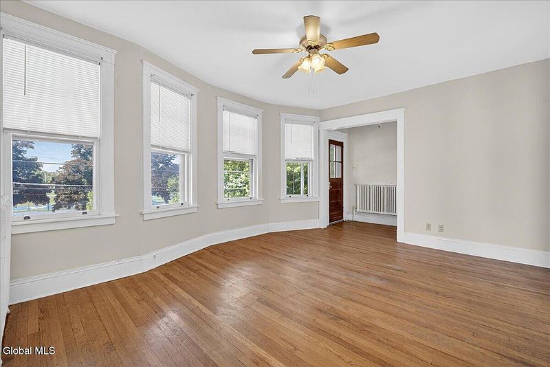 4th image of 631 Washington Avenue