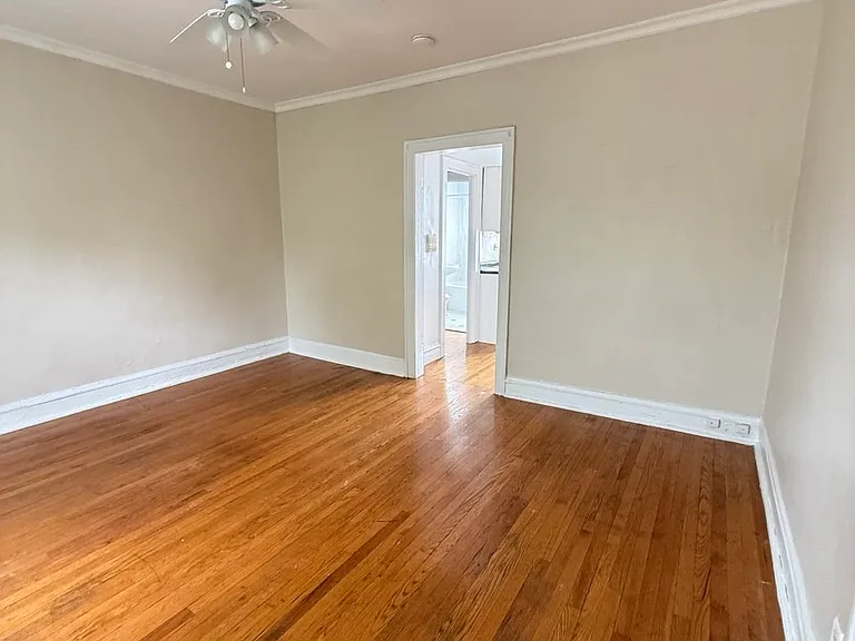 2859 W Berteau Ave #2B — Photo 10