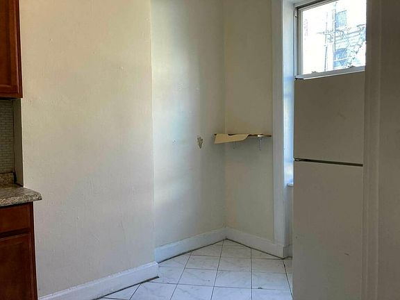 4th image of 417 Menahan St #1R