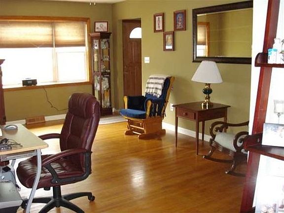 4th image of 88 N Crystal Ave