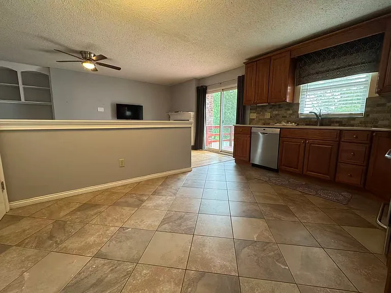 15420 Country Ridge Dr — Photo 7