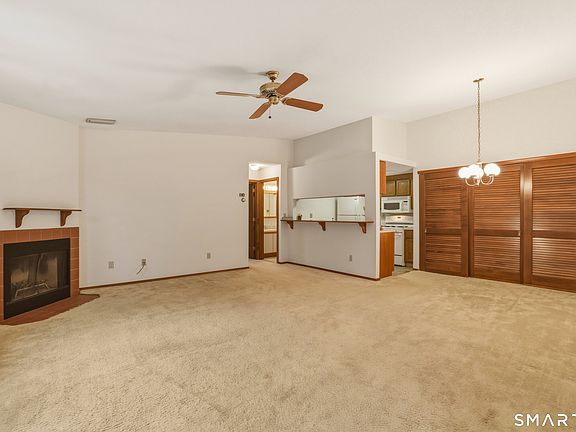 3rd image of 7 Little Oak Lane #7