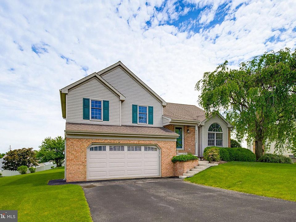 1st image of 65 Brookfield Dr