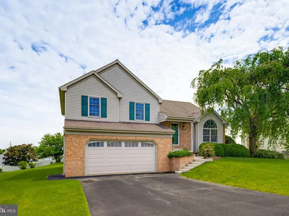65 Brookfield Dr, Elizabethtown, PA 17022
