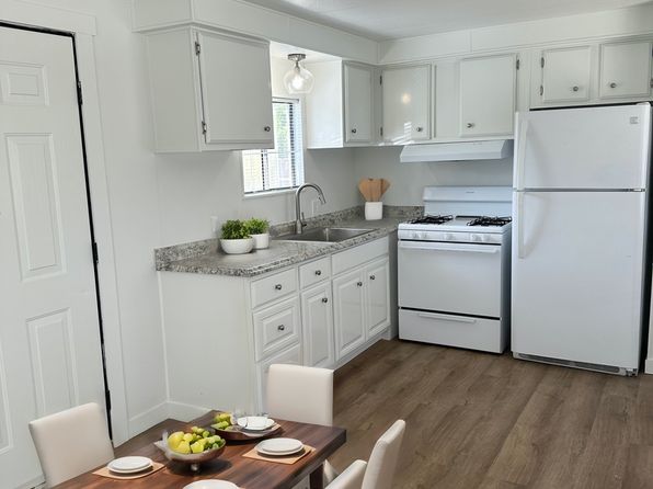 11 Baker St APT 3