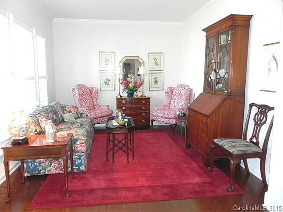 4th image of 2070 Yellowstone Dr