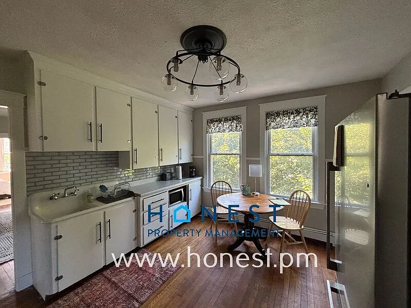2 bed, 1.0 bath, $1,900 — Photo 1