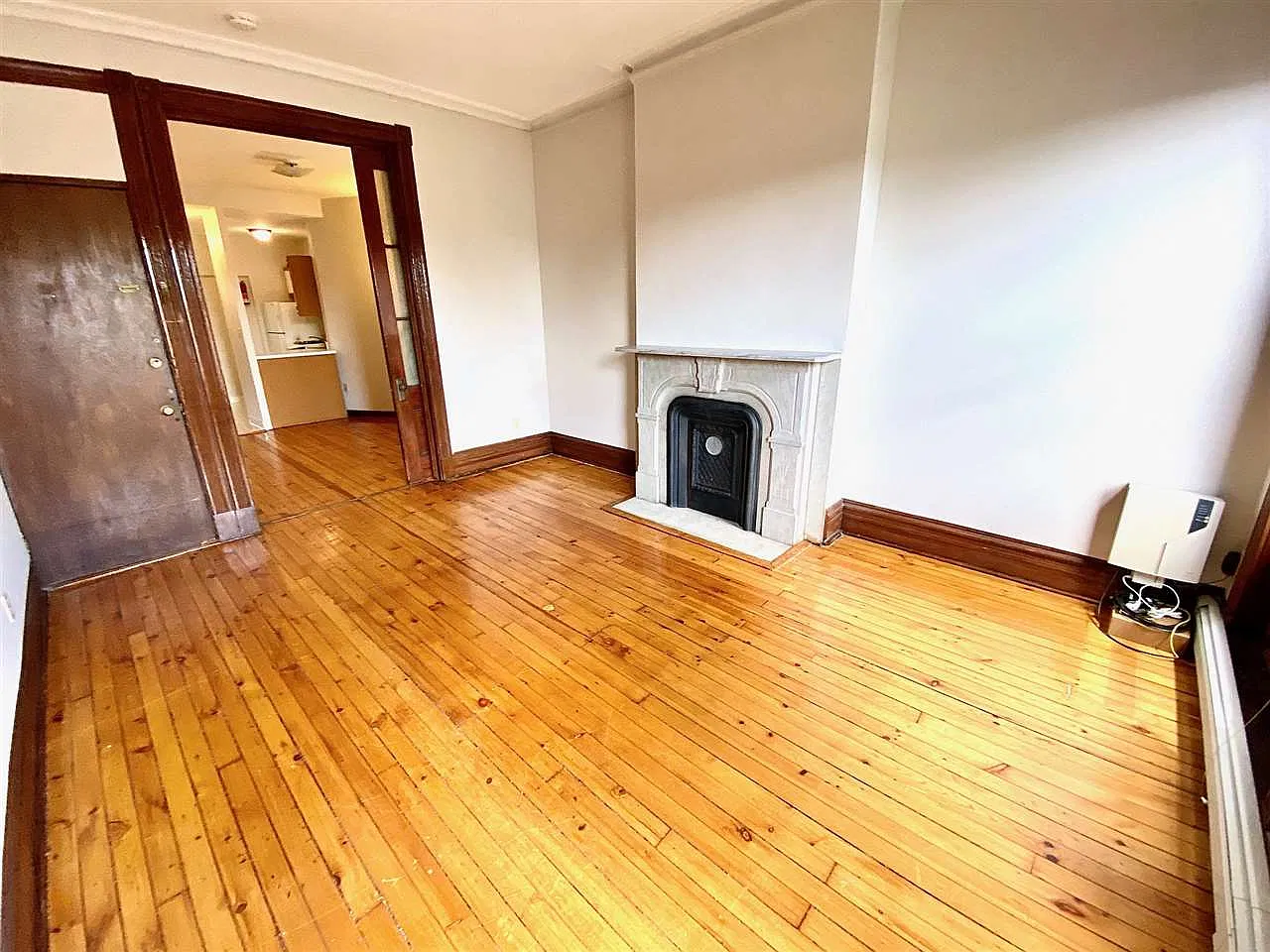 1 bed, 1.0 bath, 700 sqft, $2,600 — Photo 3