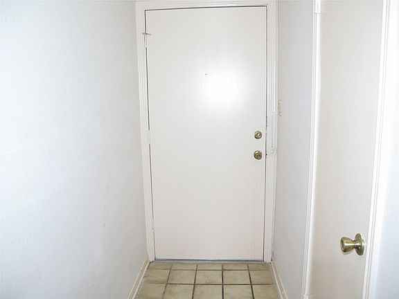 3rd image of 1875 Country Village Blvd Unit B