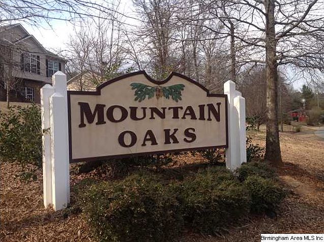 2nd image of 80 Pin Oak Ln