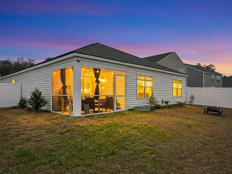 394 Coconut Dr — Photo 17
