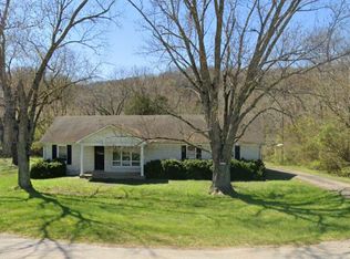 565 Dixon Springs Hwy, Pleasant Shade, TN 37145