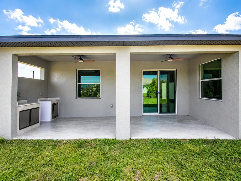 435 Poplar St — Photo 4