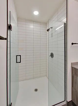 4th image of 1732 N Western Ave #616