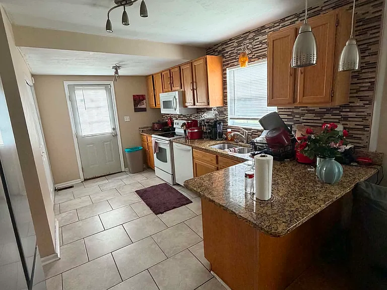 3209 Dartmouth St — Photo 4