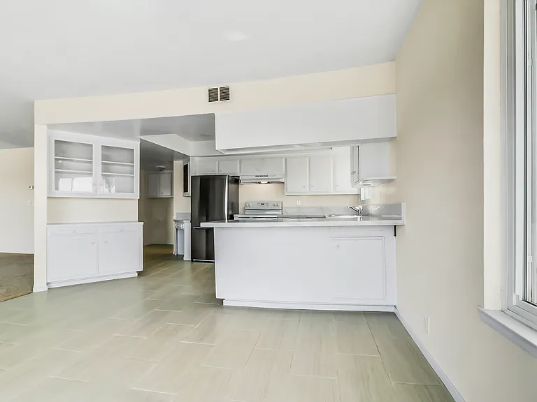 1533 Buena Vis #A — Photo 13