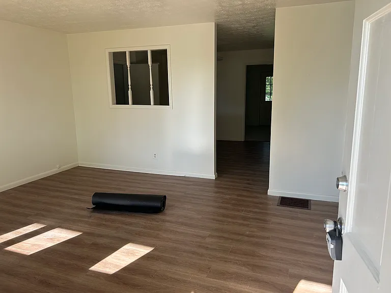 115 Salter Rd — Photo 4