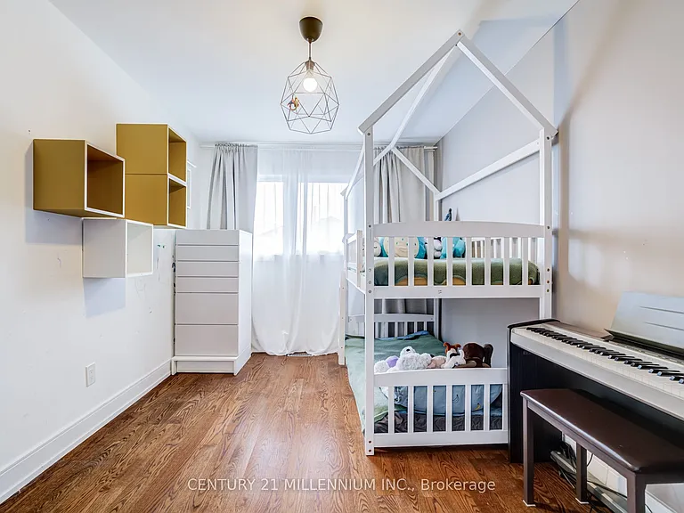 30 Queensmill Ct — Photo 34