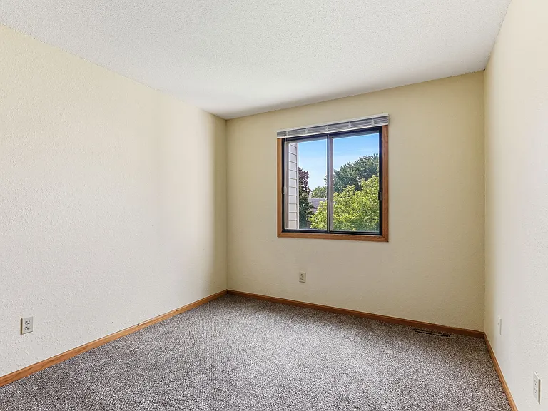 Victoria Townhomes — Photo 17