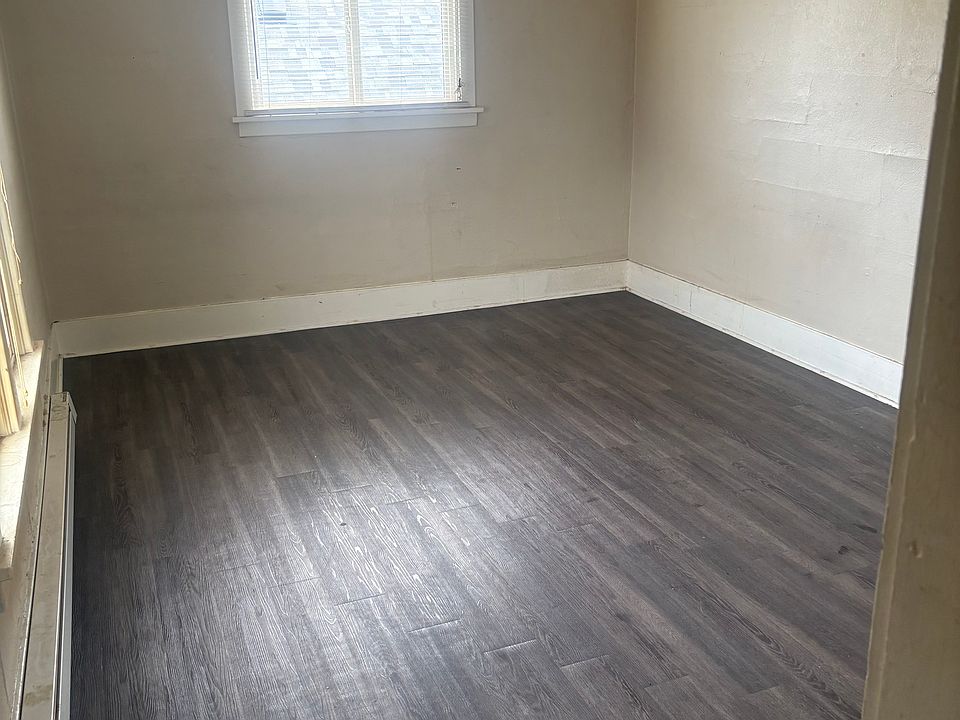 1st image of 429 W Knox Ave