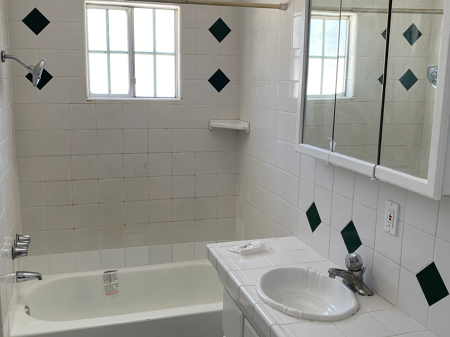 2 bed, 1140 sqft, $3,300 — Photo 4