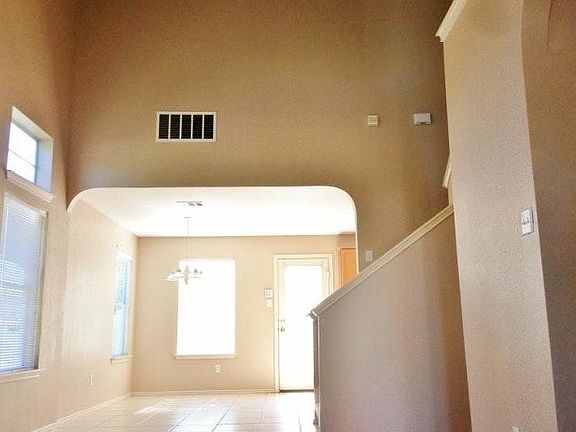 3rd image of 818 Palo Duro Dr
