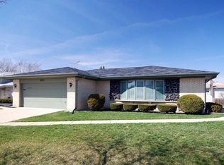 1012 W Willow Ln, Mount Prospect, IL