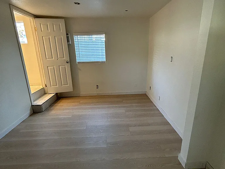 13613 Ardis Ave #1 — Photo 3