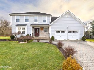 18 Rutgers Dr, Howell, NJ 07731