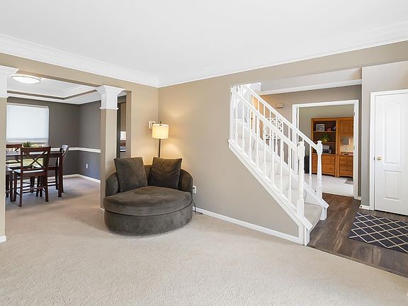 5th image of 443 Birchwood Dr