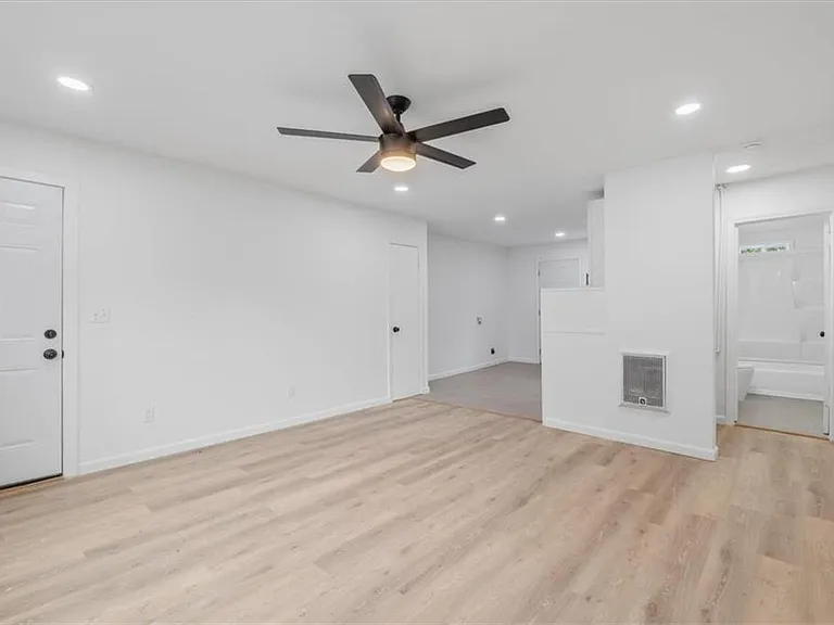 608 N College Dr #3 — Photo 8