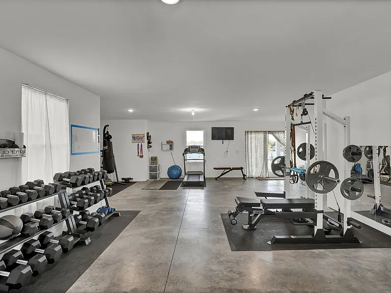 1059 Meridian Dr — Photo 22