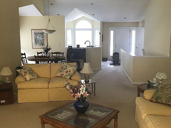 2nd image of 1929 Dunlin Ct NE