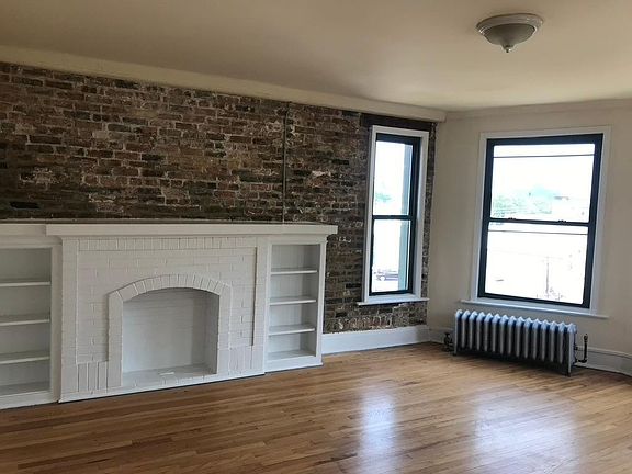 2nd image of 2340 N Spaulding Ave #3A