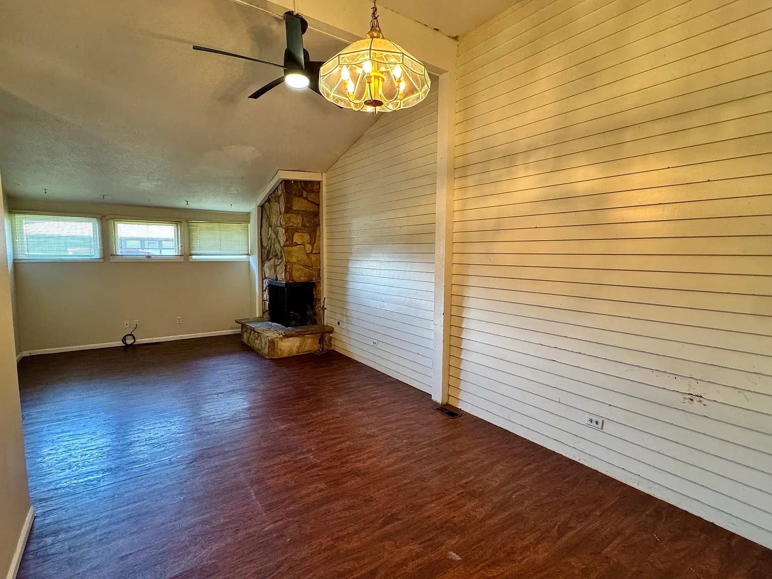 2506 University Dr — Photo 4